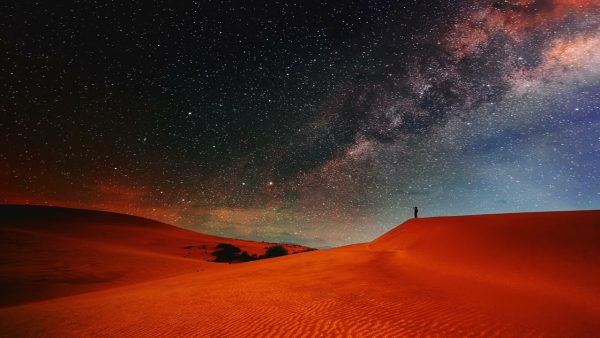 Désert doré sous un ciel étoilé – Image 2